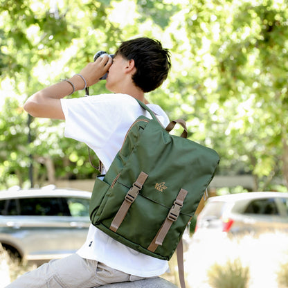 Mochila cuadrada sustentable para notebook 13" - 15.6" verde